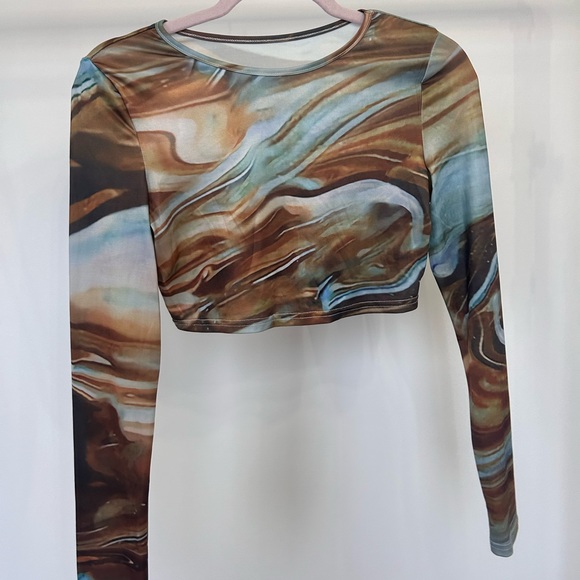 Patterned Crop Top - Picture 3 of 4